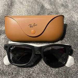 Brand new Ray-Bans Classic Black Sunglasses with Brown Case